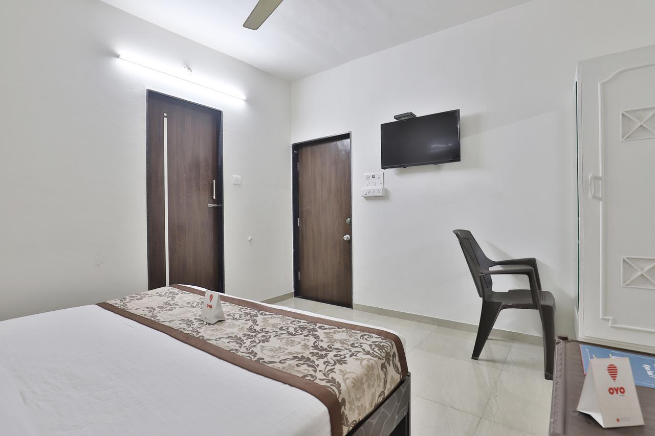 Nova Hotel Star Palace Rajkot Esterno foto