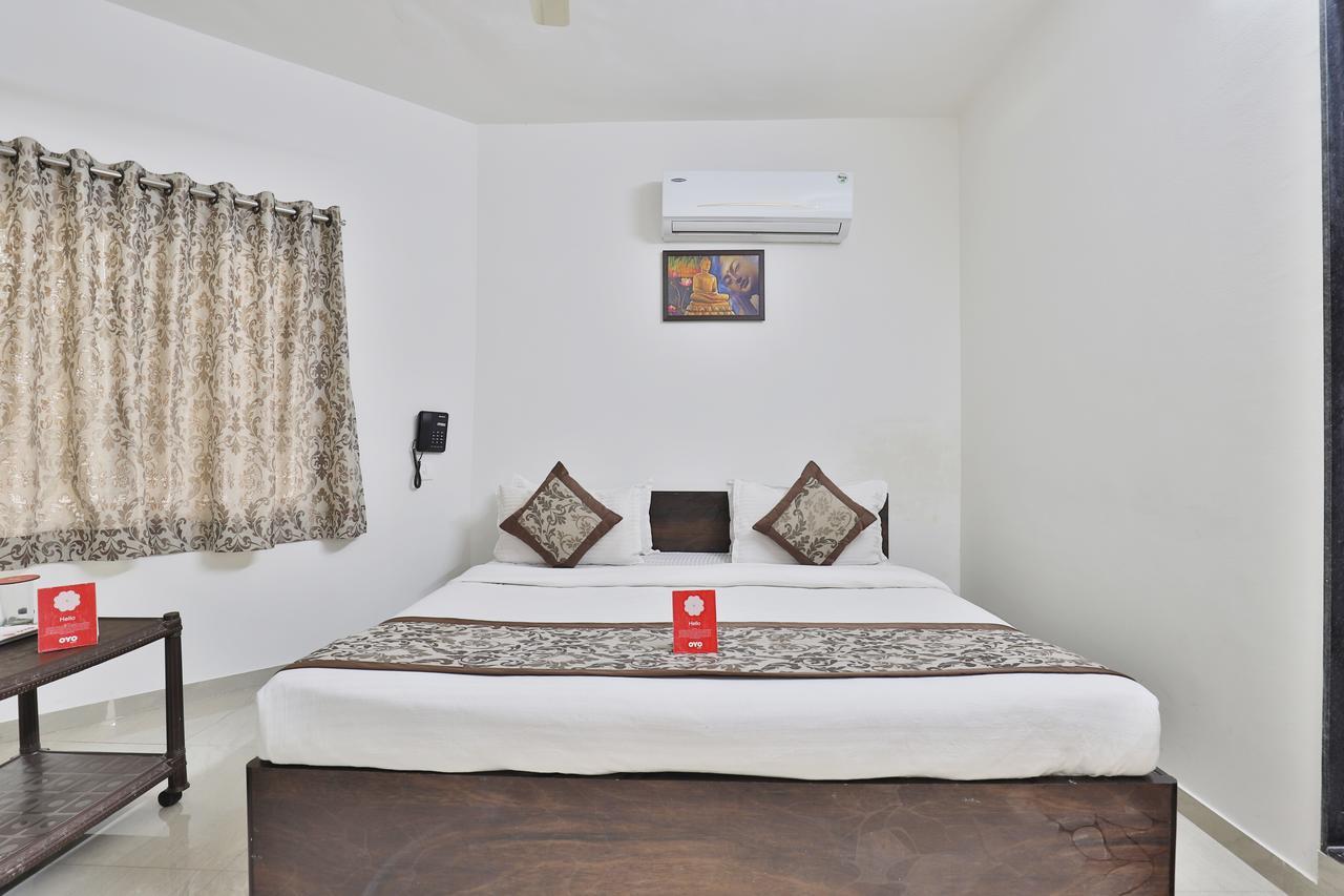Nova Hotel Star Palace Rajkot Esterno foto