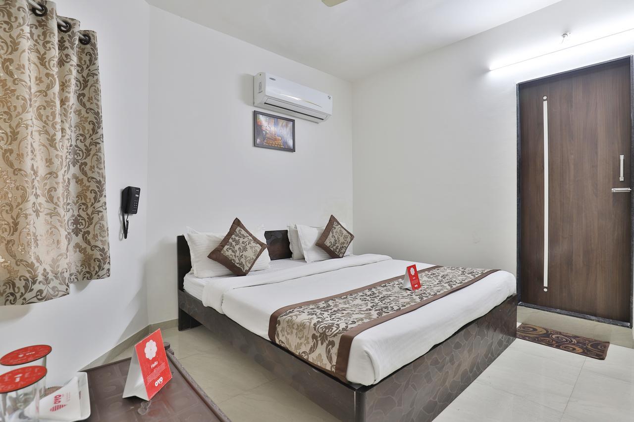 Nova Hotel Star Palace Rajkot Esterno foto