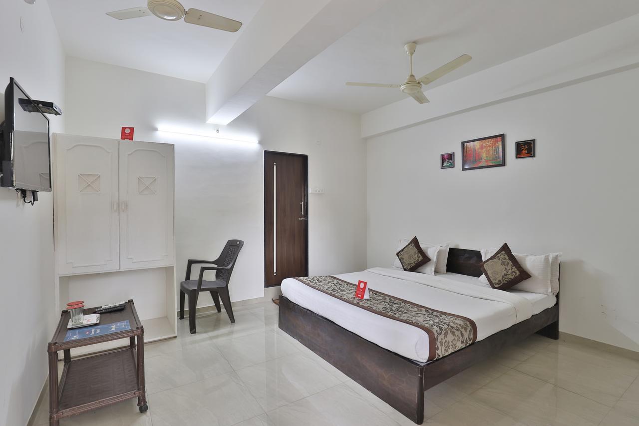 Nova Hotel Star Palace Rajkot Esterno foto