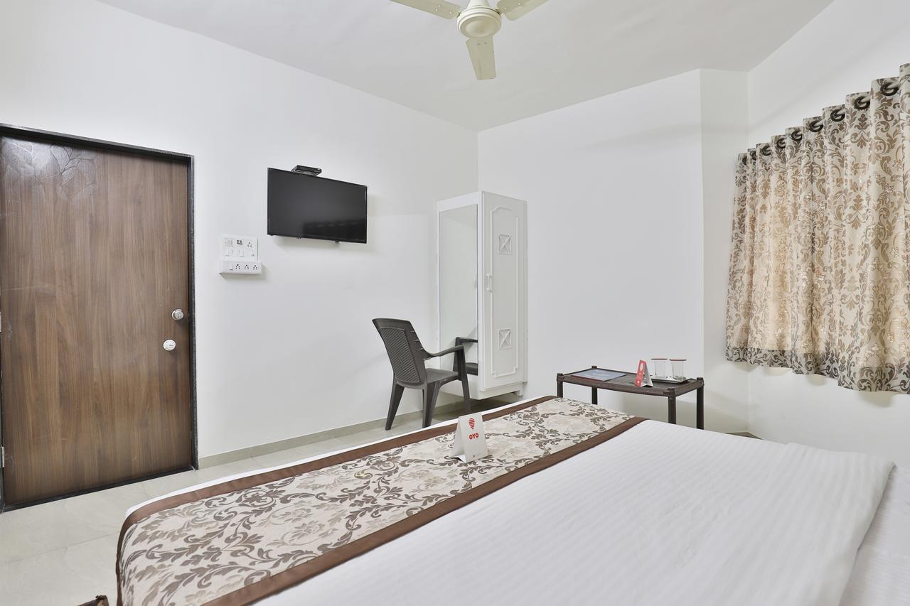 Nova Hotel Star Palace Rajkot Esterno foto