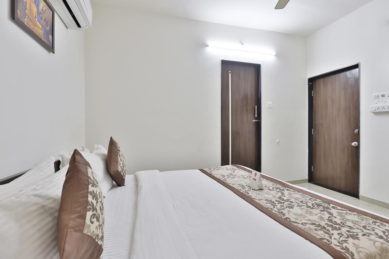 Nova Hotel Star Palace Rajkot Esterno foto