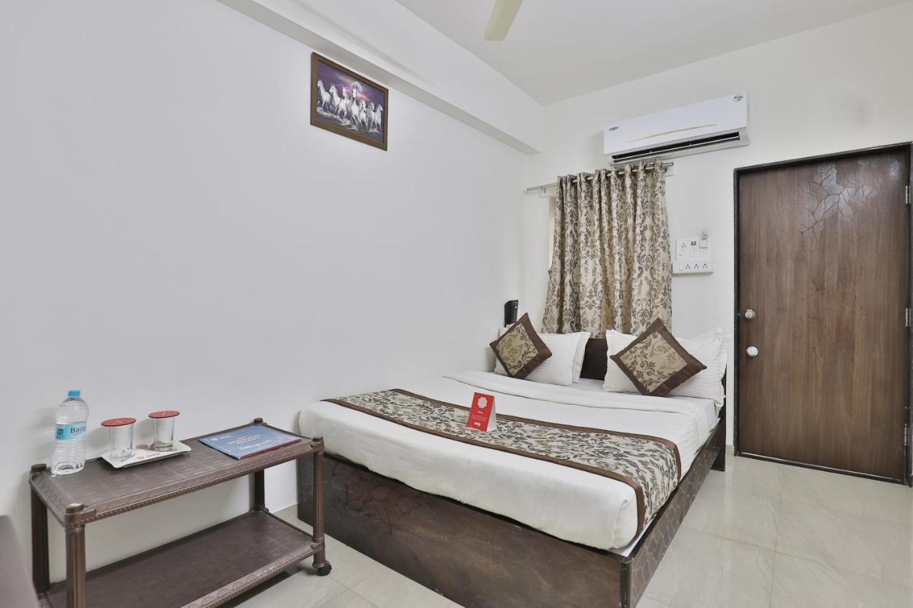 Nova Hotel Star Palace Rajkot Esterno foto